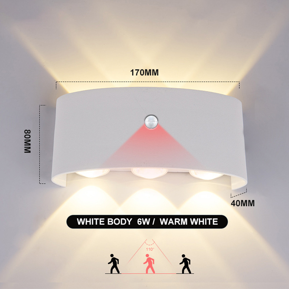 Outdoor Lighting With Outlet - Lampada da parete con sensore di