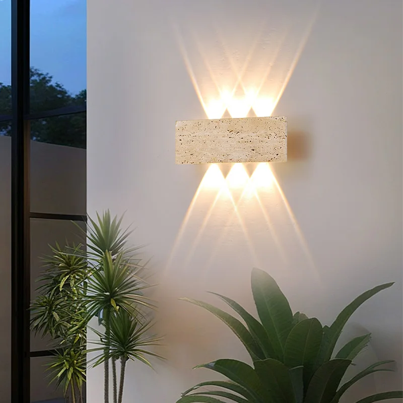 Lampada da parete a LED Wabi-s - Outdoor Lighting With Outlet recensione e prezzo