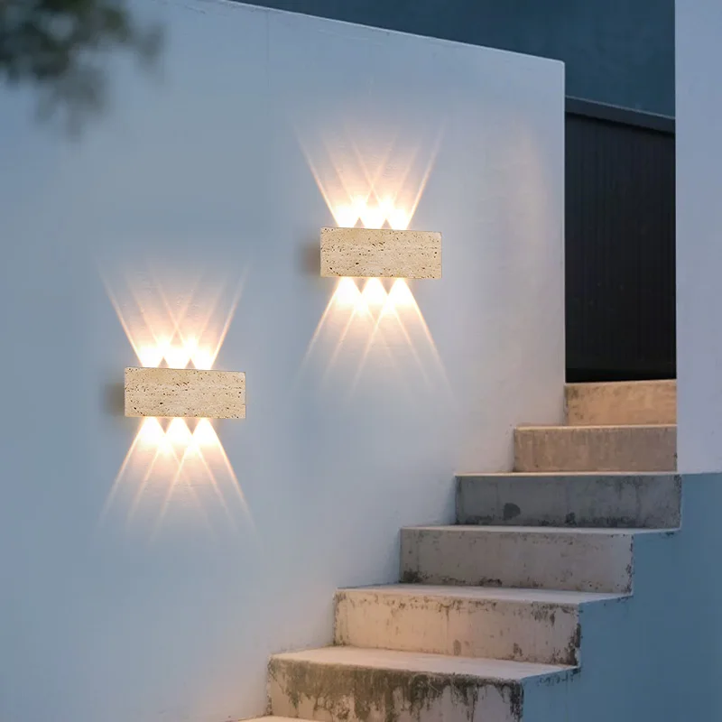 Lampada da parete a LED Wabi-s - Outdoor Lighting With Outlet recensione e prezzo