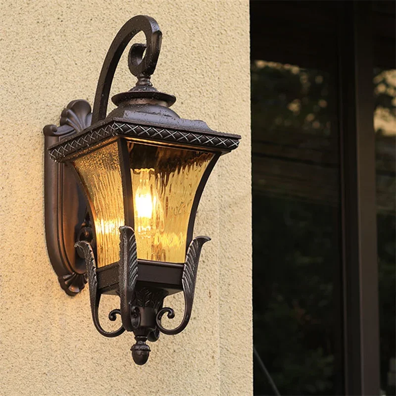 Lampada da Parete per Esterni  - Outdoor Lighting With Outlet recensione e prezzo
